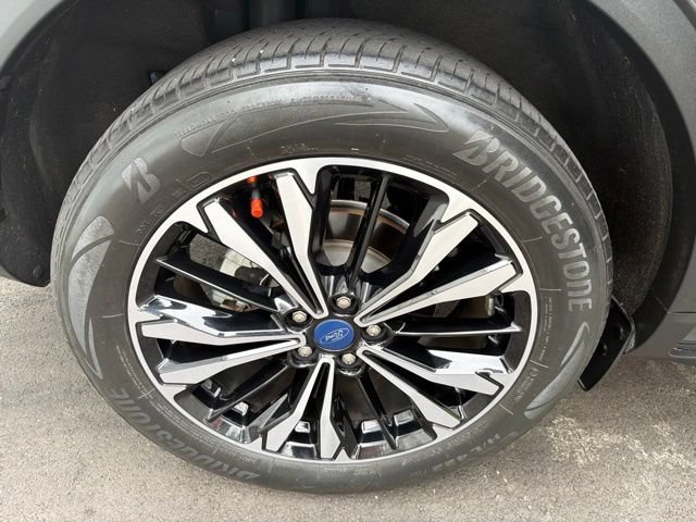 Certified 2022 Ford Escape SEL w/ SEL Stealth AWD Package image 23