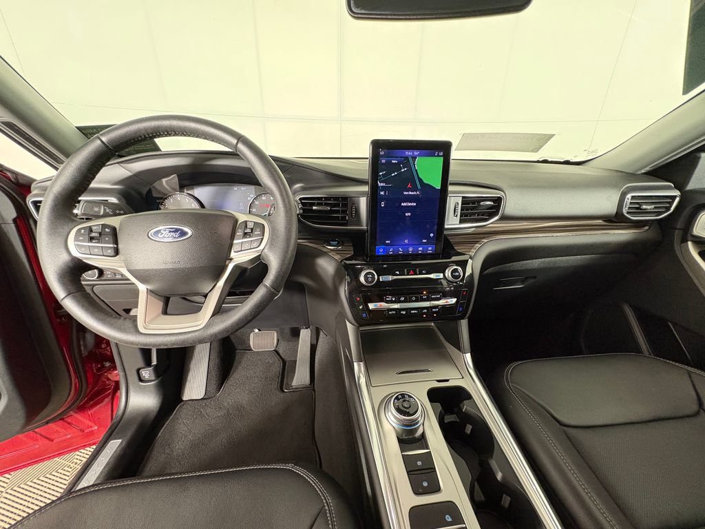 Certified 2023 Ford Explorer Limited w/ Limited Technology Package RWD image 8