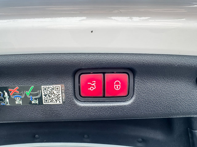 Used 2022 Mercedes-Benz C 300 C 300 image 23