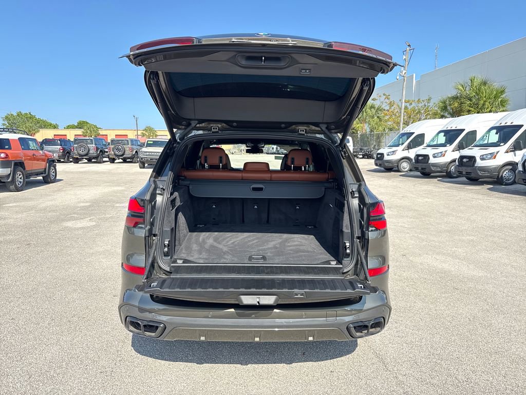 Used 2024 BMW X5 M60i AWD/4WD image 28