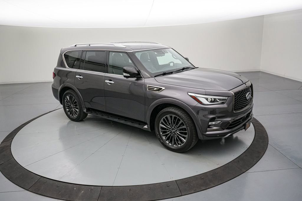 Used 2024 INFINITI QX80 Sensory AWD/4WD image 2