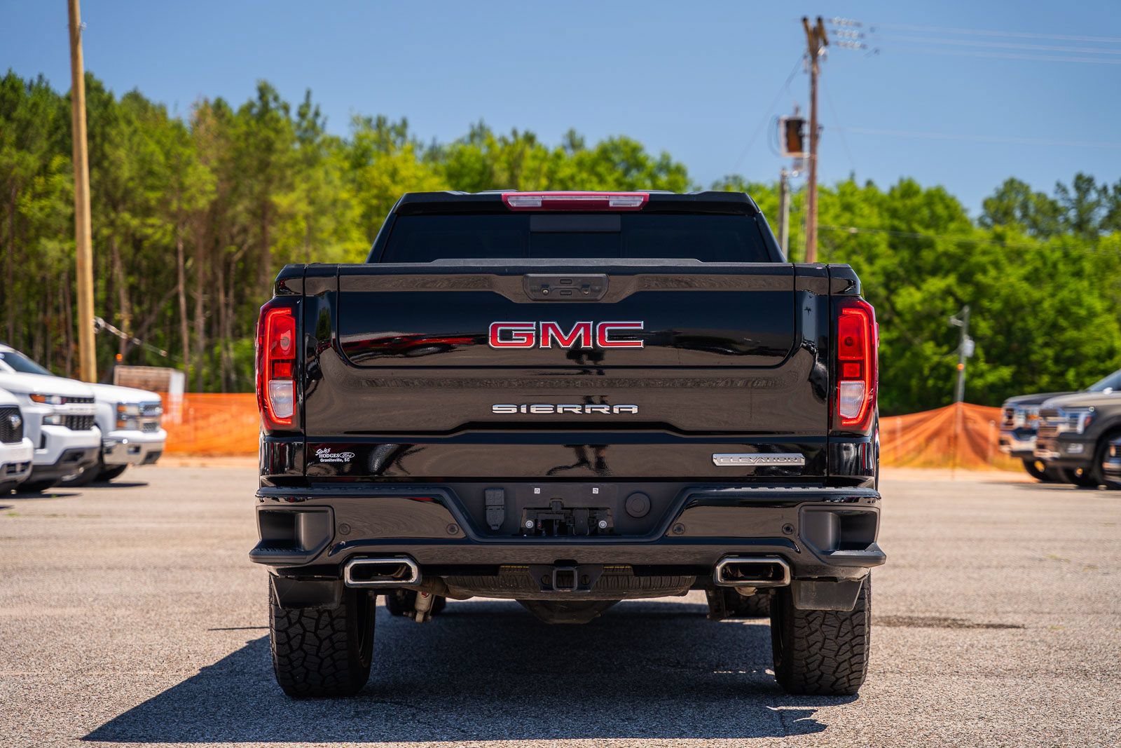 Used 2022 GMC Sierra 1500 Elevation w/ Elevation Premium Package AWD/4WD image 6