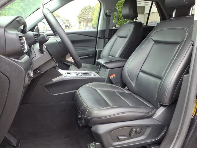Certified 2023 Ford Explorer XLT w/ Equipment Group 202A AWD/4WD image 4