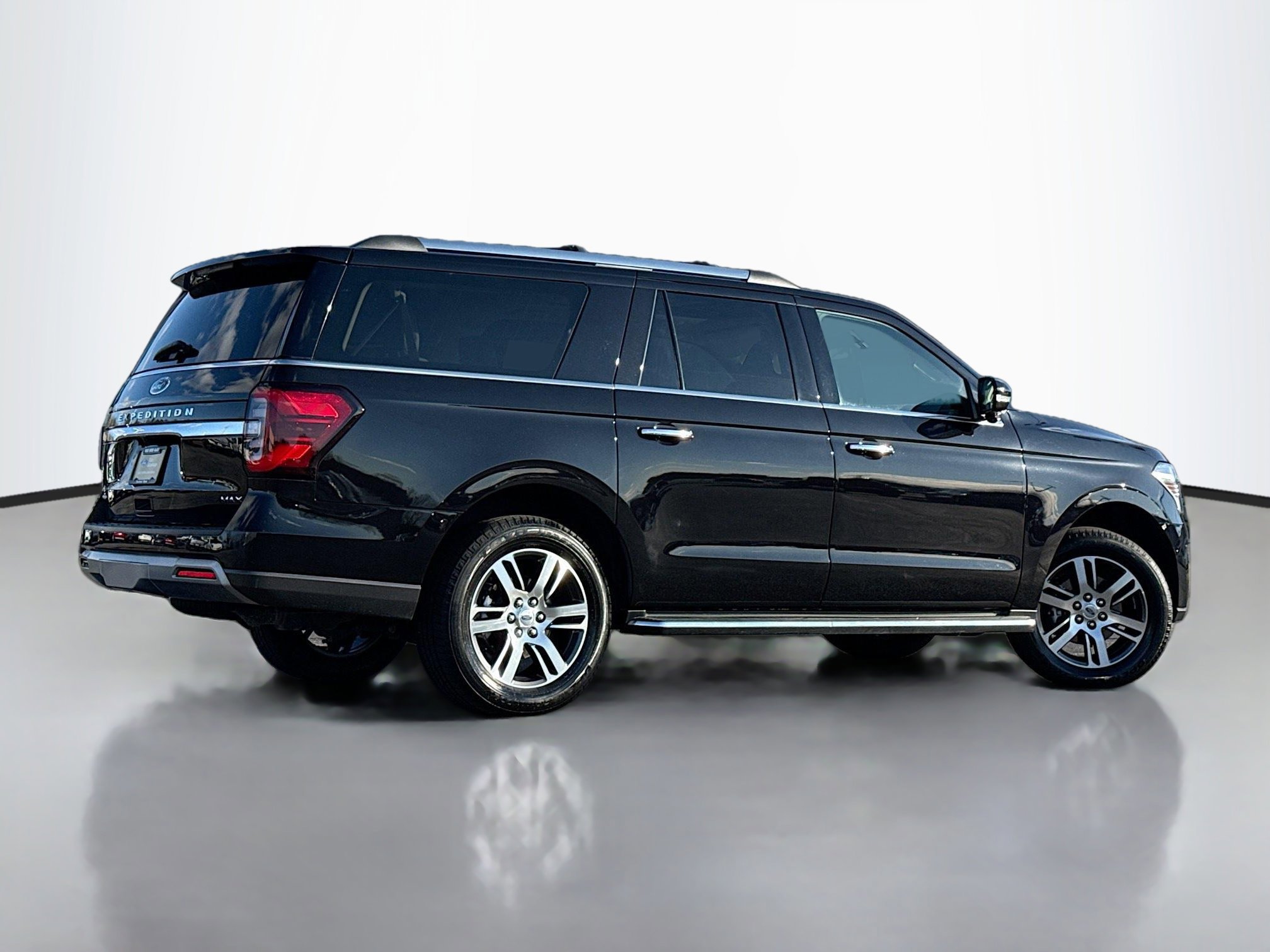 Certified 2022 Ford Expedition Max Limited image 3