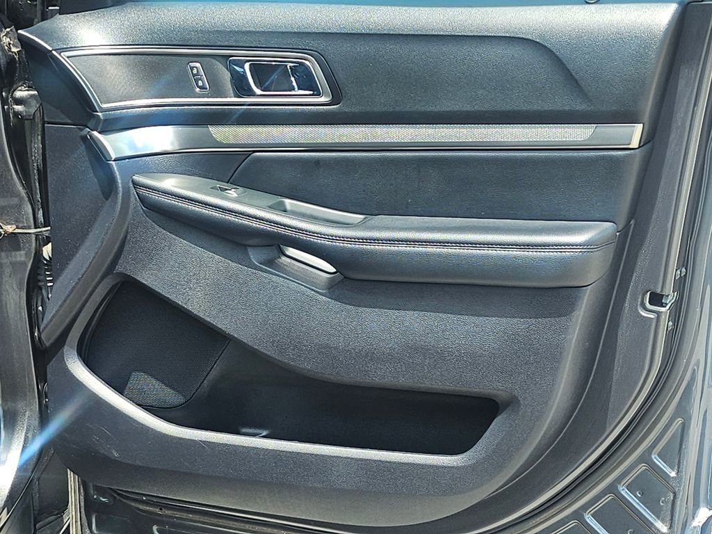 Certified 2019 Ford Explorer XLT FWD image 37