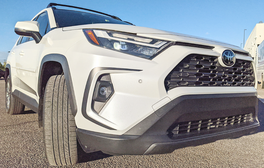 Used 2023 Toyota RAV4 XLE Premium AWD/4WD image 23
