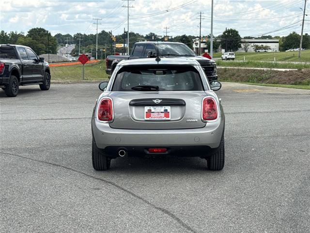 Used 2020 MINI Cooper 4-Door Hardtop FWD image 6