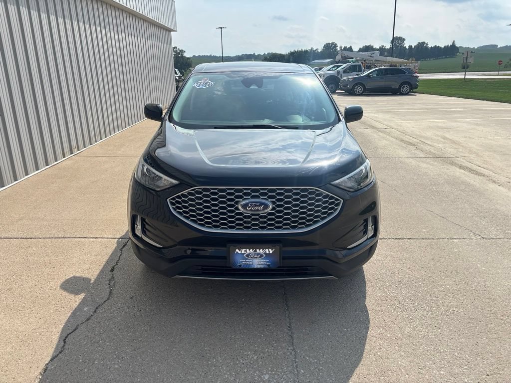 Certified 2023 Ford Edge SEL w/ Convenience Package AWD/4WD image 2