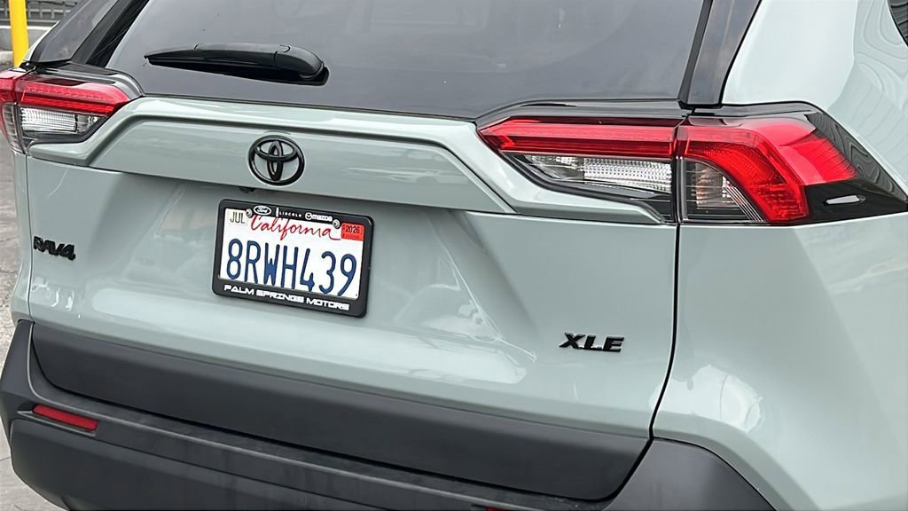 Used 2020 Toyota RAV4 XLE w/ All Weather Liner Package FWD image 8