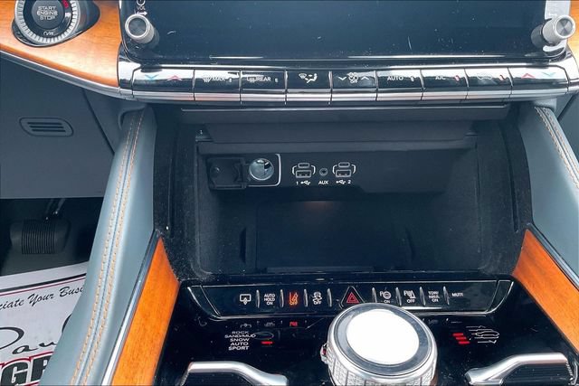 Used 2022 Jeep Grand Wagoneer Series II AWD/4WD image 35