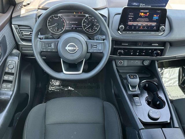 Used 2023 Nissan Rogue S AWD/4WD image 13