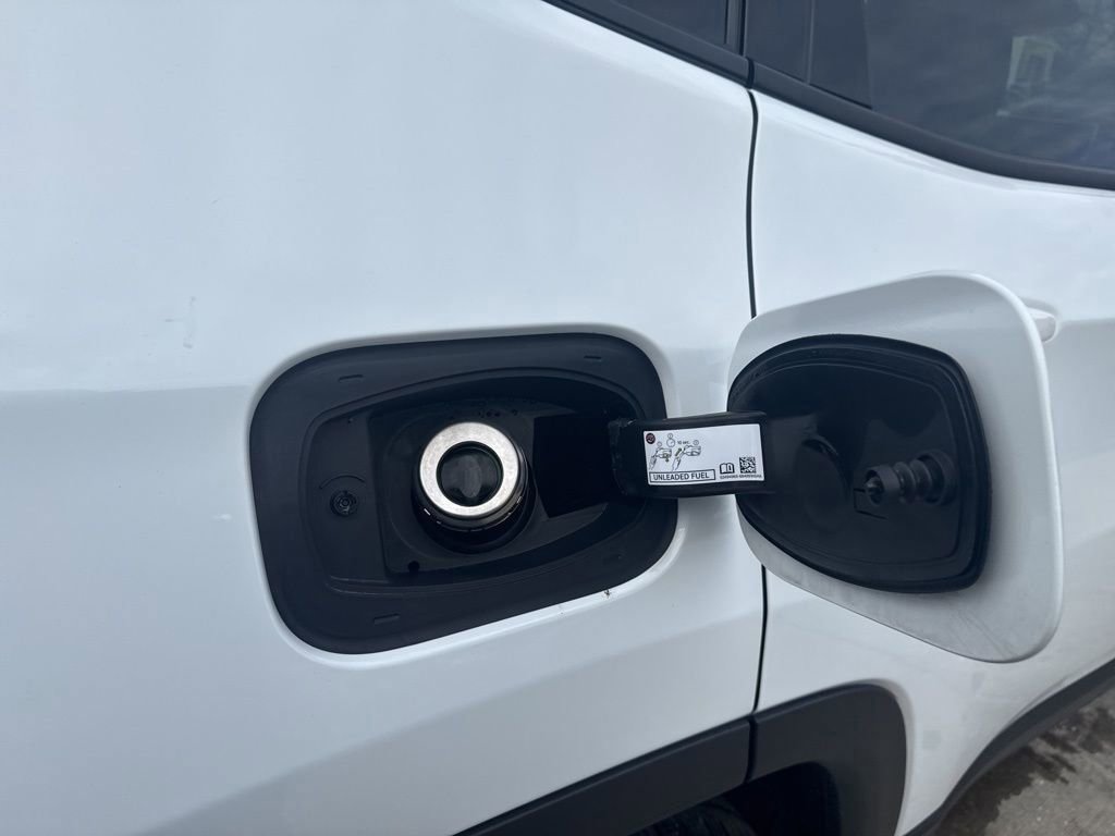 Used 2023 Jeep Compass Trailhawk w/ Trailhawk Convenience Group image 17