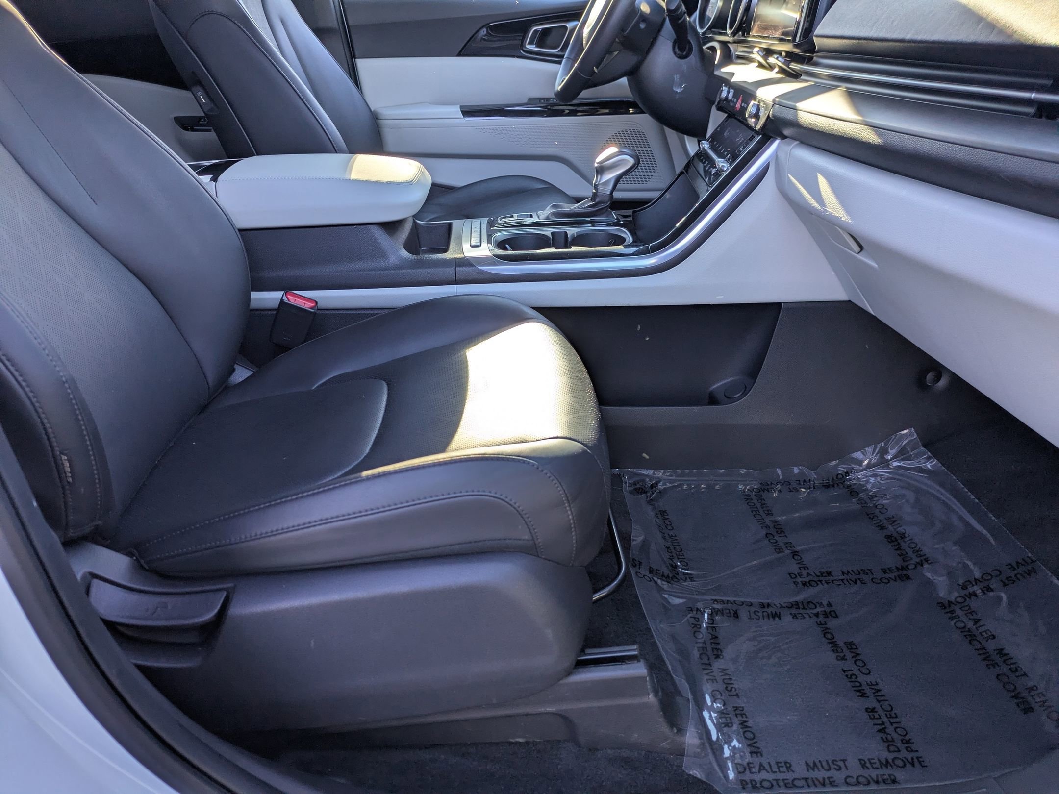 Used 2024 Kia Carnival EX image 36