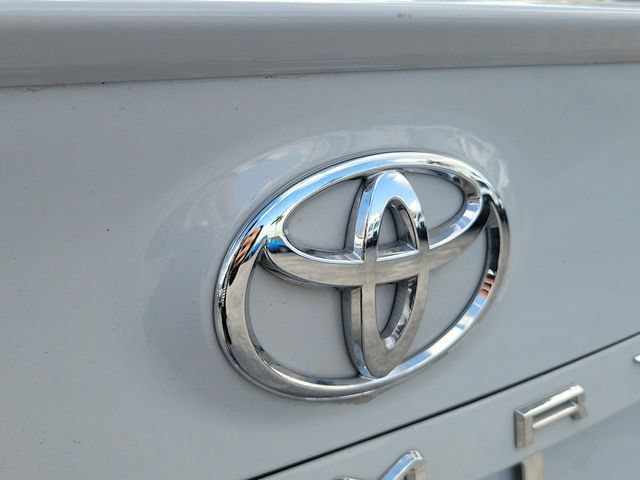 Used 2024 Toyota Camry SE w/ Convenience Package FWD image 5