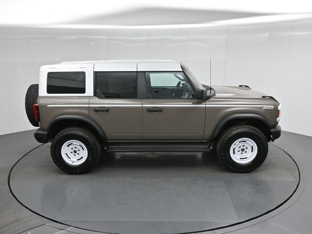 Certified 2026 Ford Bronco Heritage Edition AWD/4WD image 38