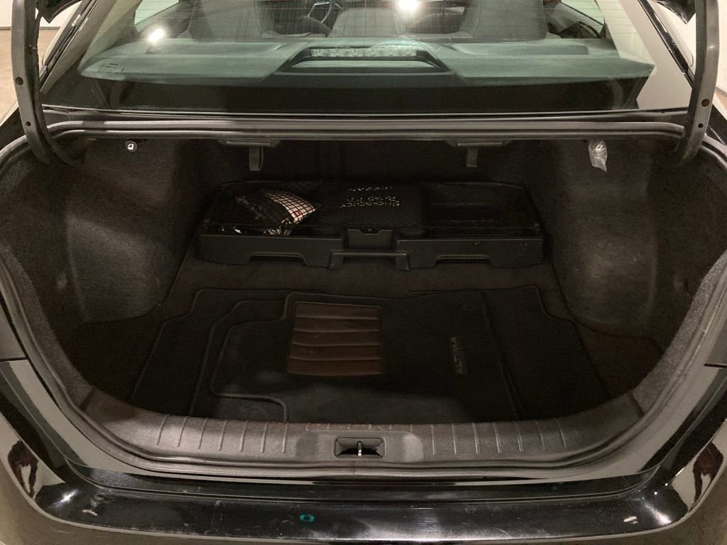 Used 2024 Nissan Altima 2.5 SV w/ SV Premium Package image 10