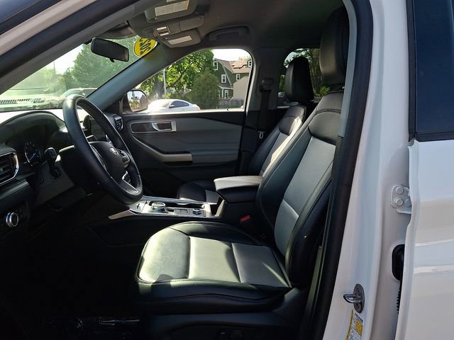 Certified 2023 Ford Explorer XLT w/ Equipment Group 202A AWD/4WD image 13