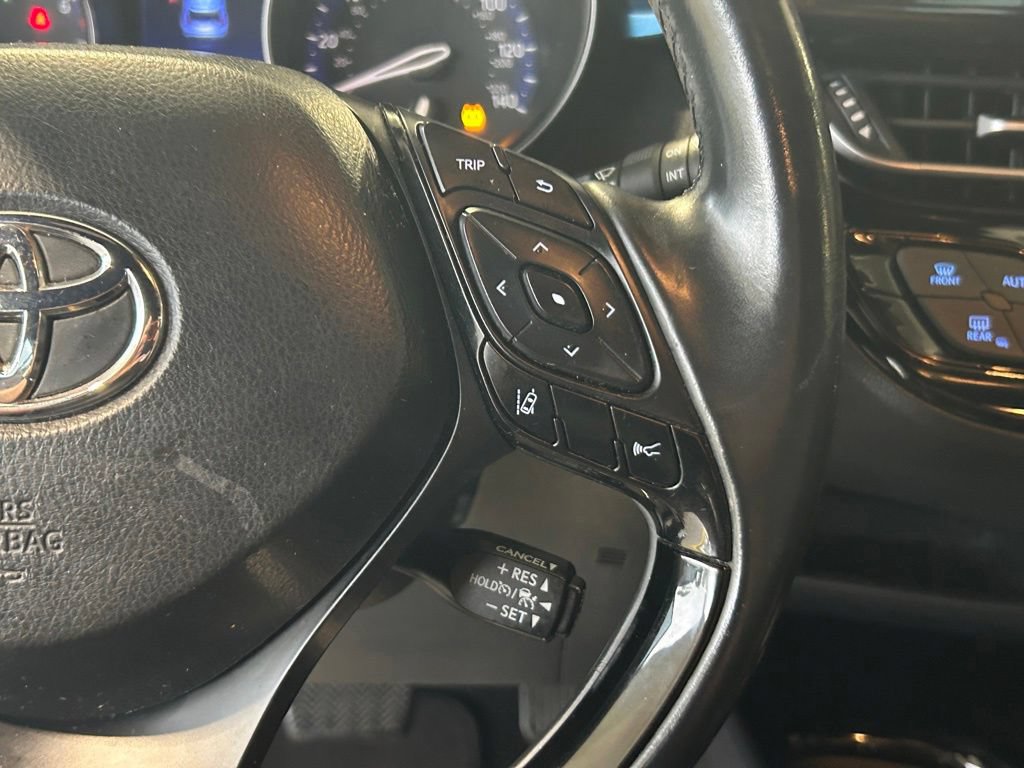 Used 2019 Toyota C-HR XLE FWD image 34