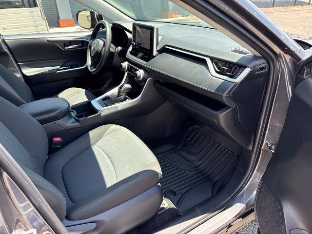 Used 2025 Toyota RAV4 XLE AWD/4WD image 18
