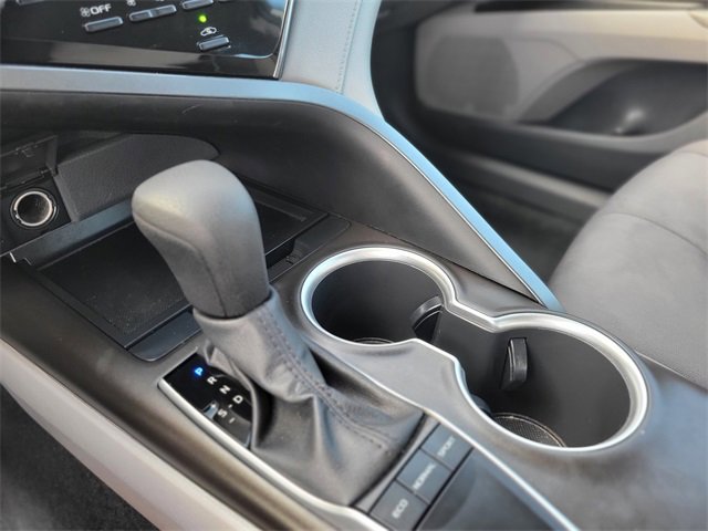 Used 2022 Toyota Camry LE image 30