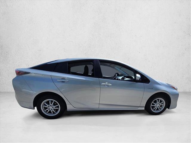 Used 2017 Toyota Prius Three FWD image 4