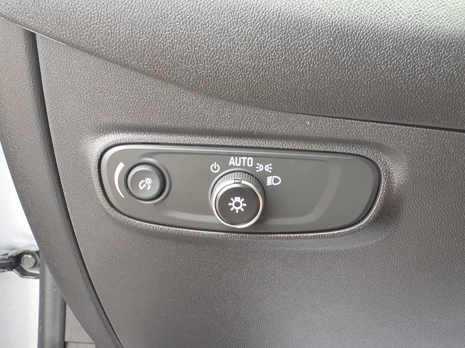 Used 2024 Chevrolet Equinox LT FWD image 16