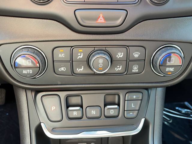 Used 2021 GMC Terrain SLT w/ Infotainment Package II AWD/4WD image 27