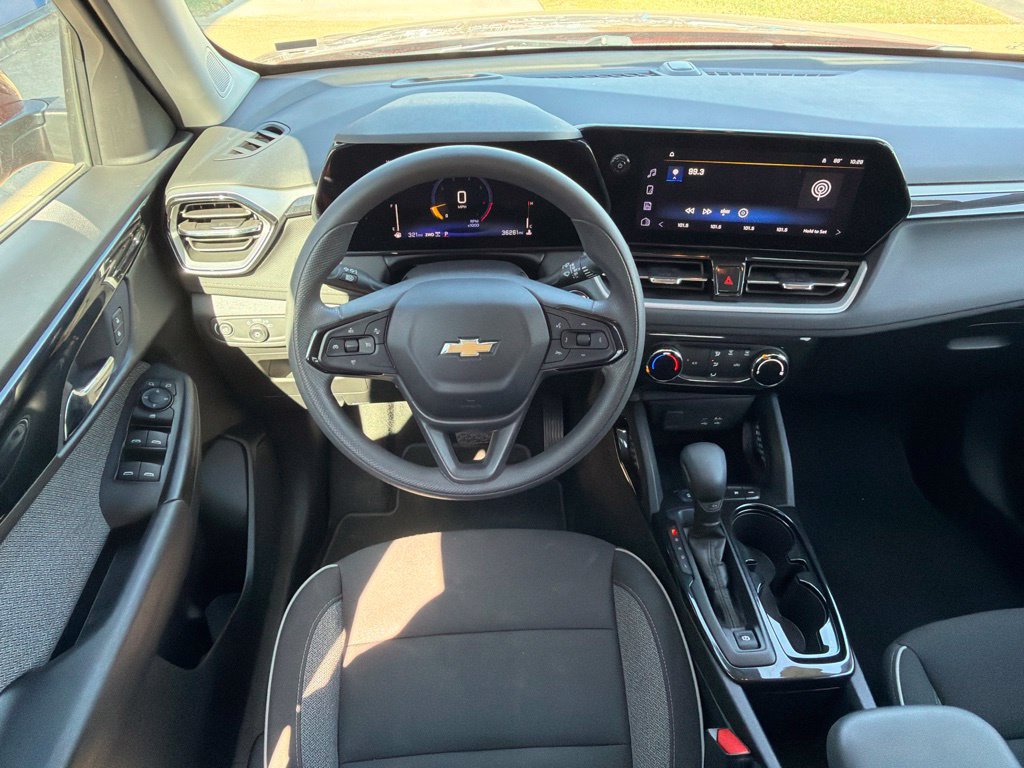 Used 2025 Chevrolet TrailBlazer LT AWD/4WD image 20