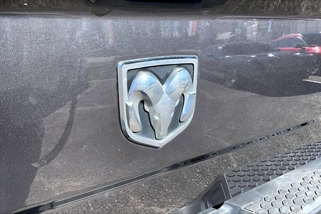 Used 2017 RAM 1500 Express RWD image 26