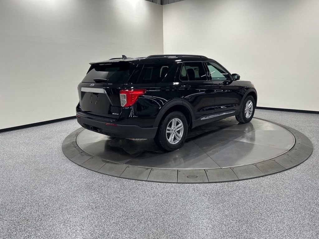 Certified 2024 Ford Explorer XLT w/ Class IV Trailer Tow Package image 5