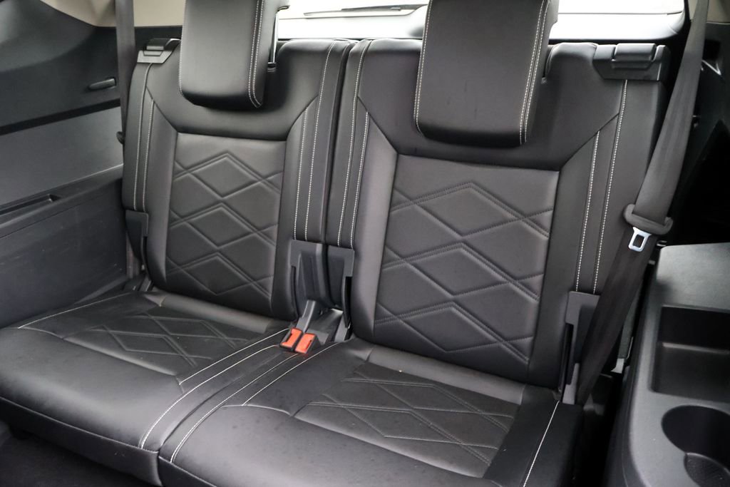 Used 2025 Volkswagen Atlas SE FWD image 25