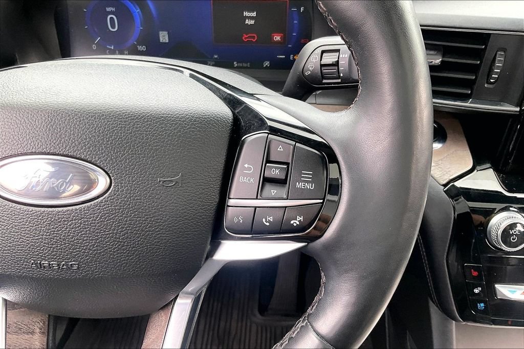 Certified 2022 Ford Explorer Platinum w/ Equipment Group 601A AWD/4WD image 18