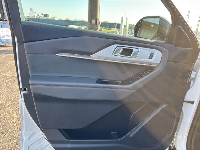 Certified 2025 Ford Explorer Active AWD/4WD image 18