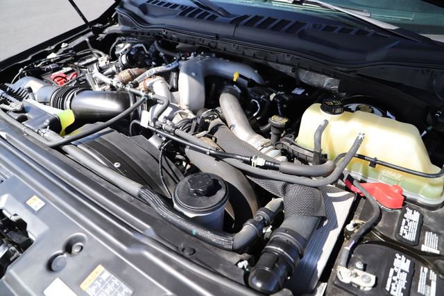 Certified 2022 Ford F350 Platinum AWD/4WD image 4