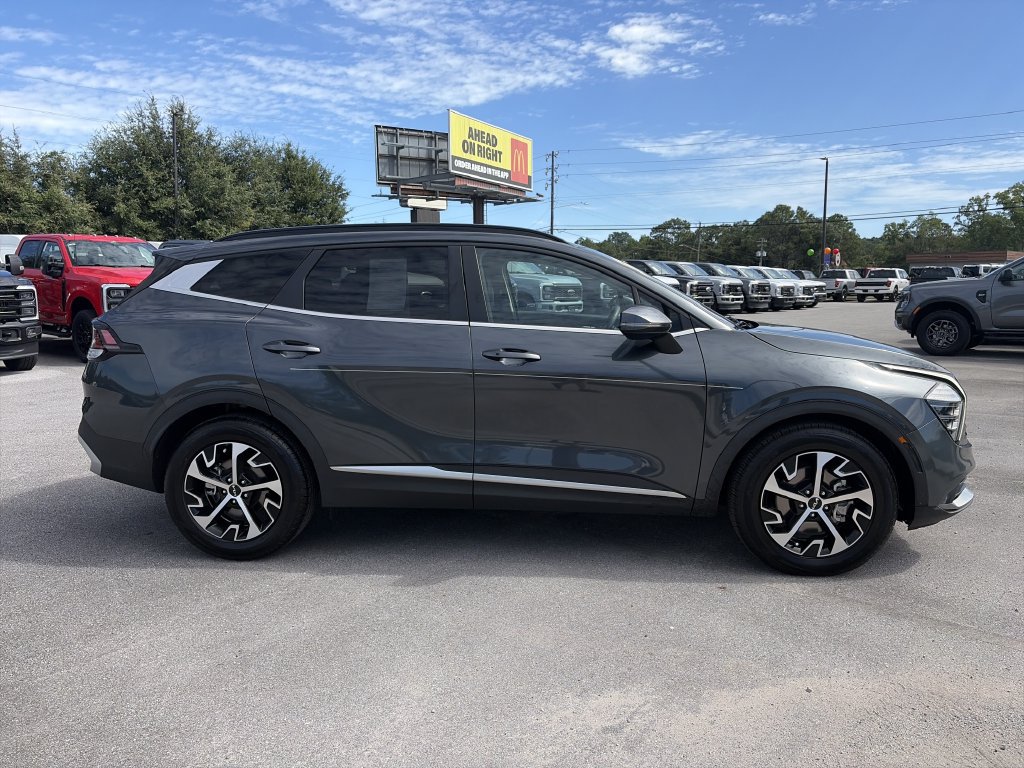 Used 2025 Kia Sportage EX w/ Premium Package FWD image 8