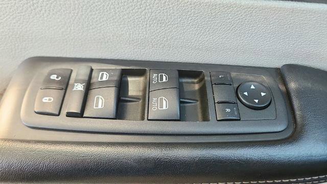 Used 2022 Chrysler Pacifica Touring-L image 22