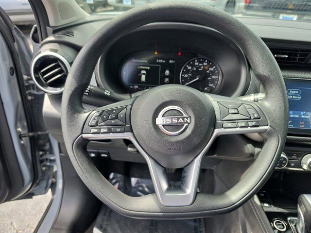 Used 2023 Nissan Kicks SV image 22