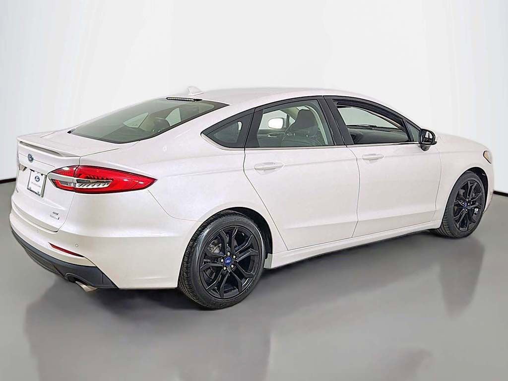 Certified 2019 Ford Fusion SE w/ Equipment Group 151A image 9