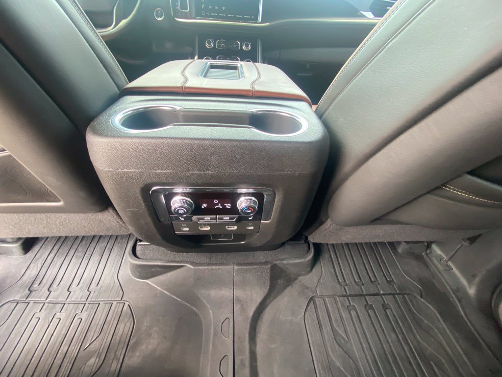 Used 2023 GMC Yukon XL Denali Ultimate AWD/4WD image 27