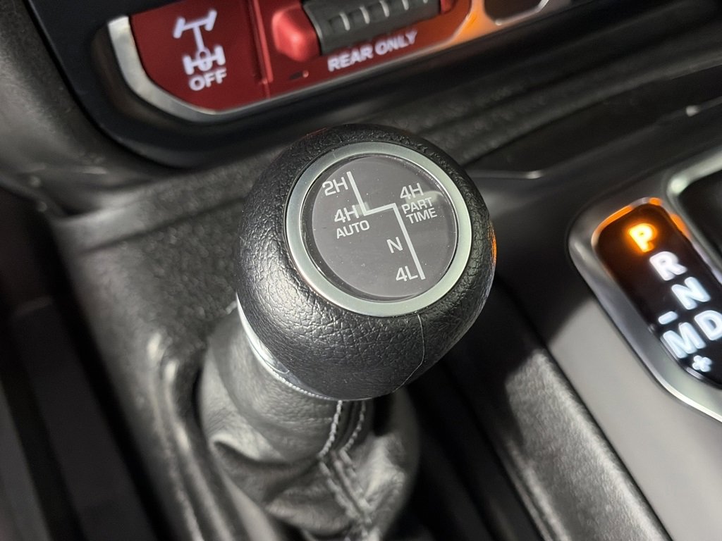 Used 2024 Jeep Wrangler Unlimited image 24