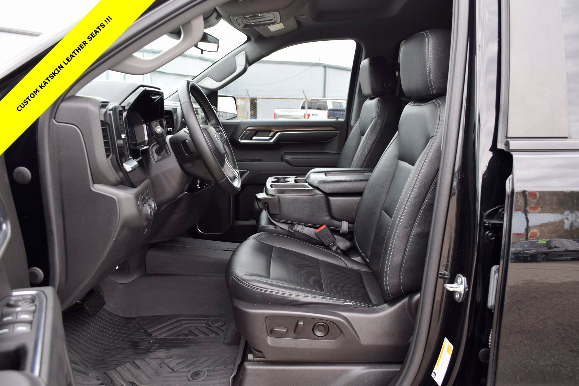 Used 2023 Chevrolet Silverado 1500 LT Trail Boss w/ Protection Package image 3