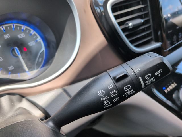 Used 2018 Chrysler Pacifica Touring-L Plus w/ Tire & Wheel Group FWD image 39