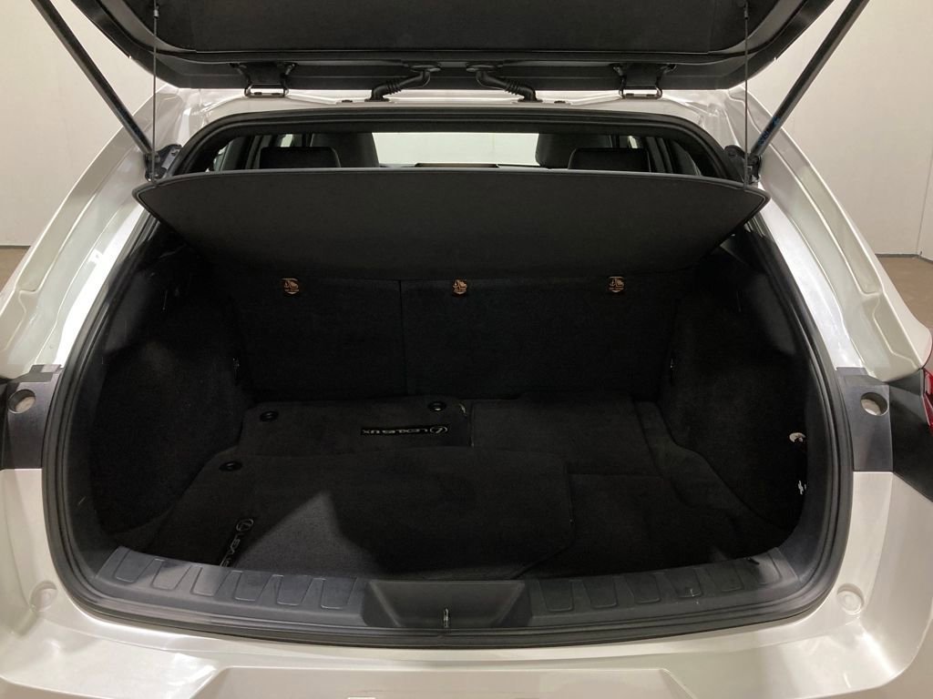 Used 2019 Lexus UX 200 image 9