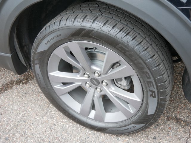 Certified 2023 Ford Explorer XLT w/ Equipment Group 202A AWD/4WD image 8