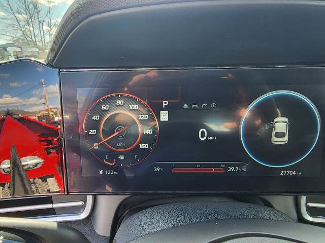 Used 2025 Hyundai Elantra Limited image 16