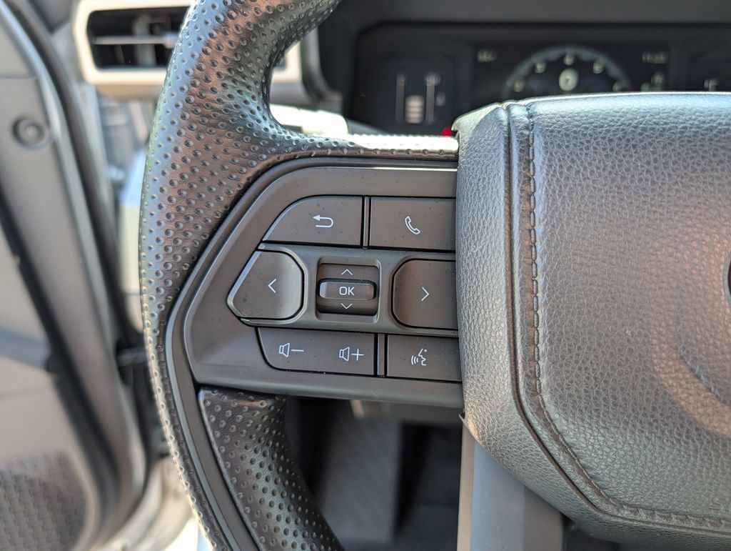 Used 2025 Toyota Tacoma SR5 AWD/4WD image 10