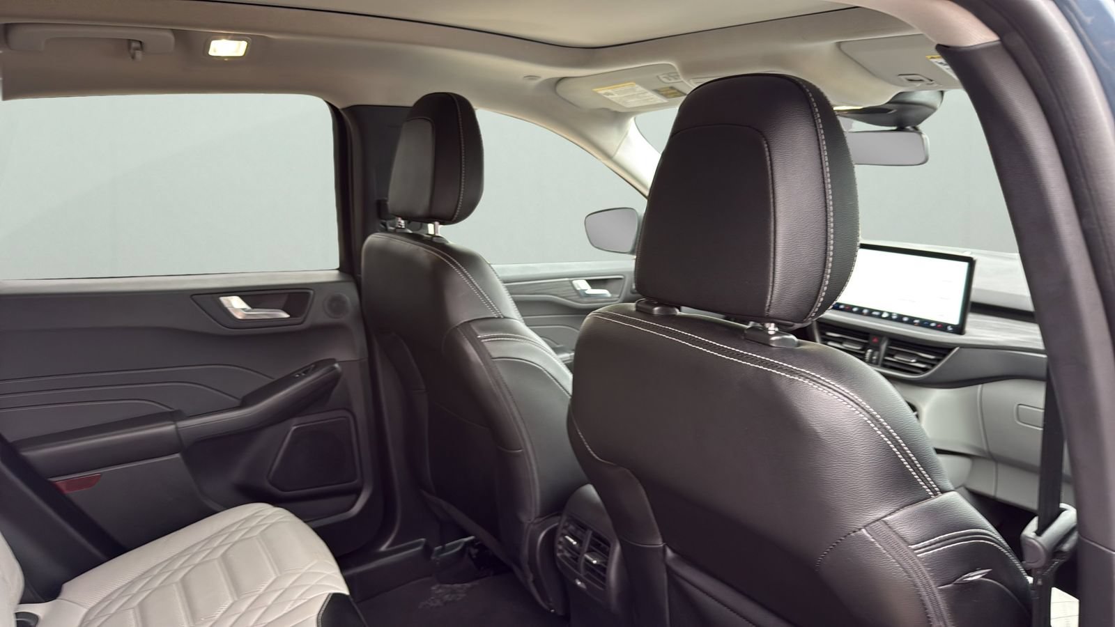 Certified 2023 Ford Escape Platinum w/ Premium Technology Package FWD image 25