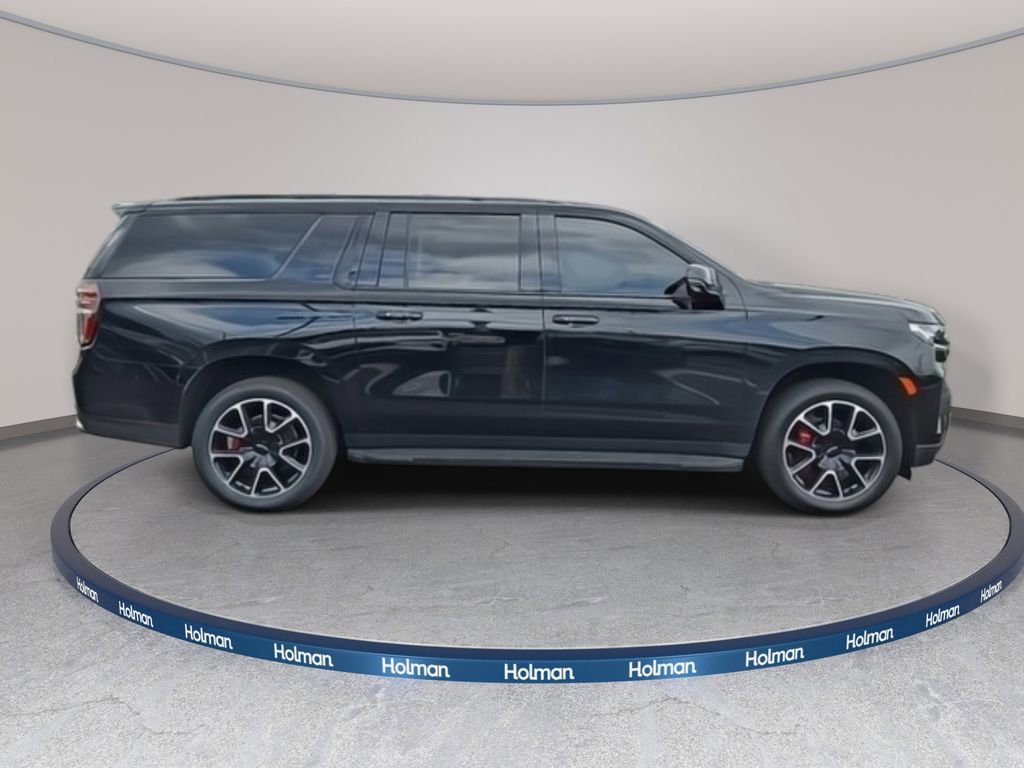 Used 2023 Chevrolet Suburban RST w/ Sport Performance Package image 5