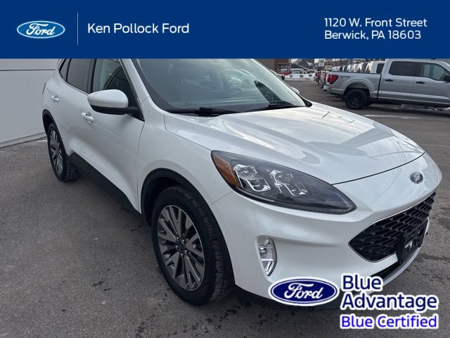 Certified 2022 Ford Escape Titanium w/ Class II Trailer Tow Package image 4