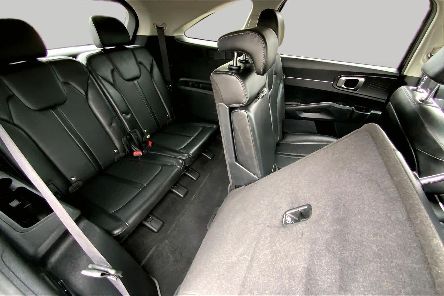 Used 2024 Kia Sorento S FWD image 18